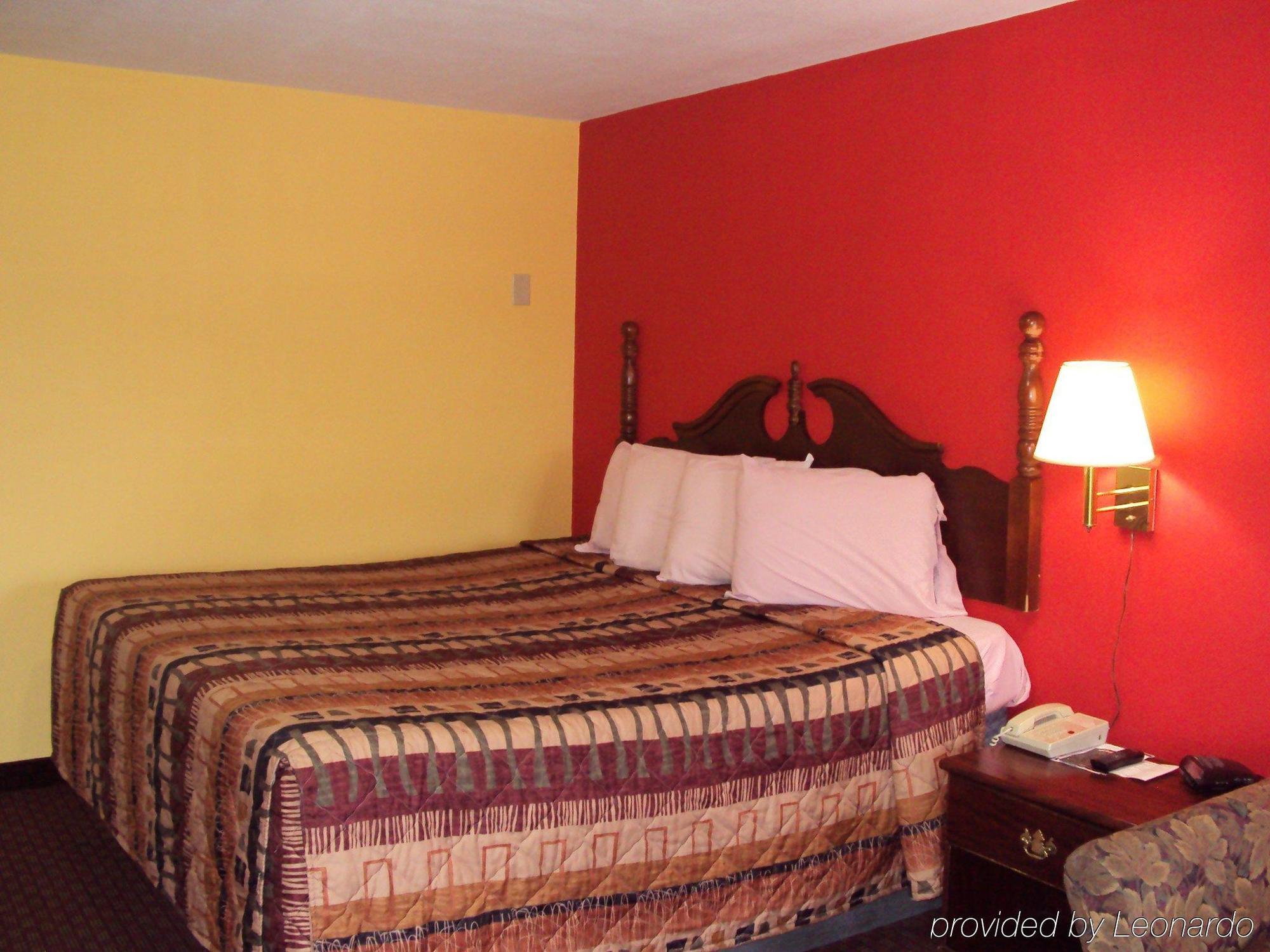 Sunrise Inn - Brownsville Room photo