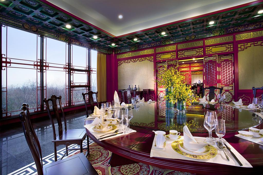 Wyndham Grand Qingdao Hotel Exterior photo