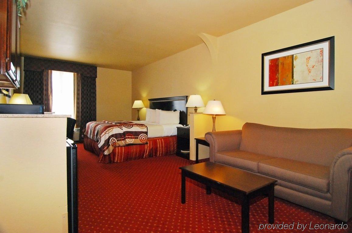 Quality Inn & Suites Buda Room photo