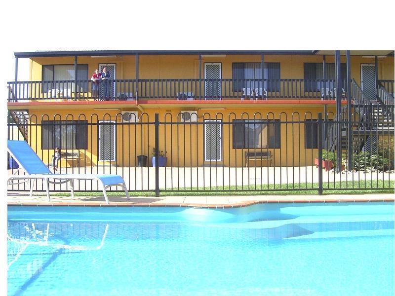 Heyfield Motel And Apartments Lakes Entrance Exterior photo