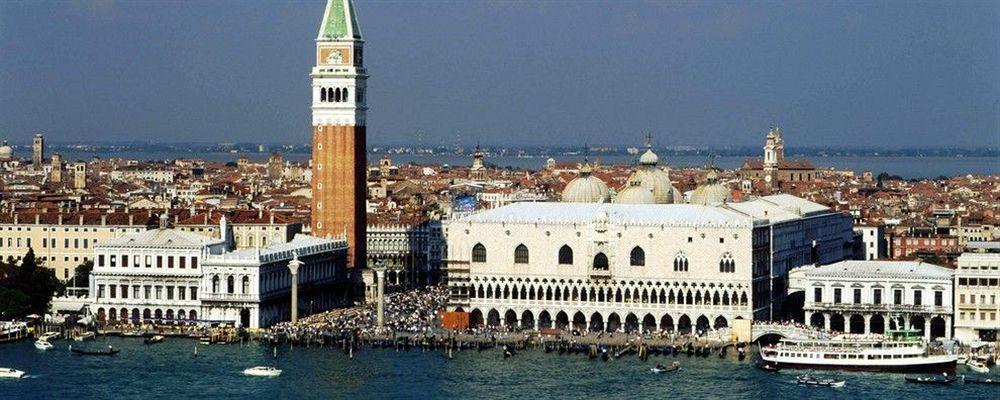 Hotel Cristallo Lido di Venezia Exterior photo