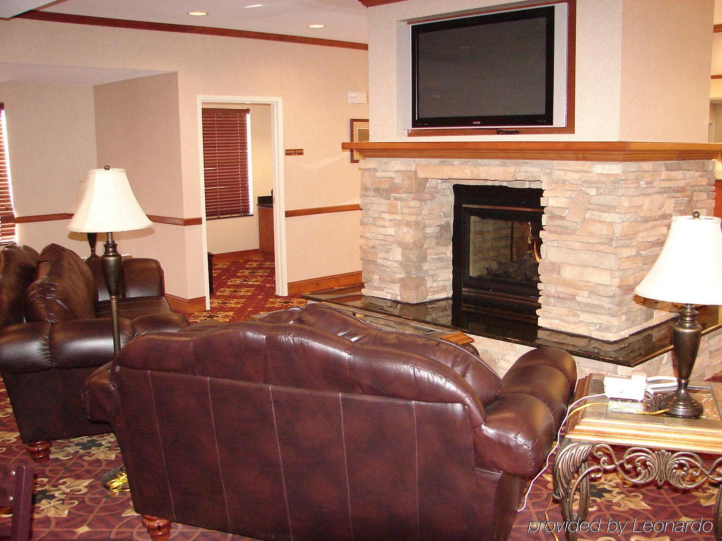 Holiday Inn Express Hotel & Suites Fort Collins, An Ihg Hotel Interior photo