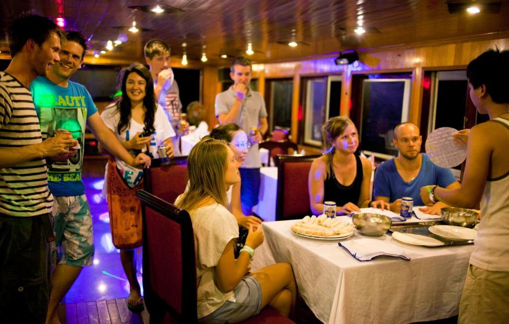 Halong Aurora Cruises Apartment Ha Long Restaurant photo