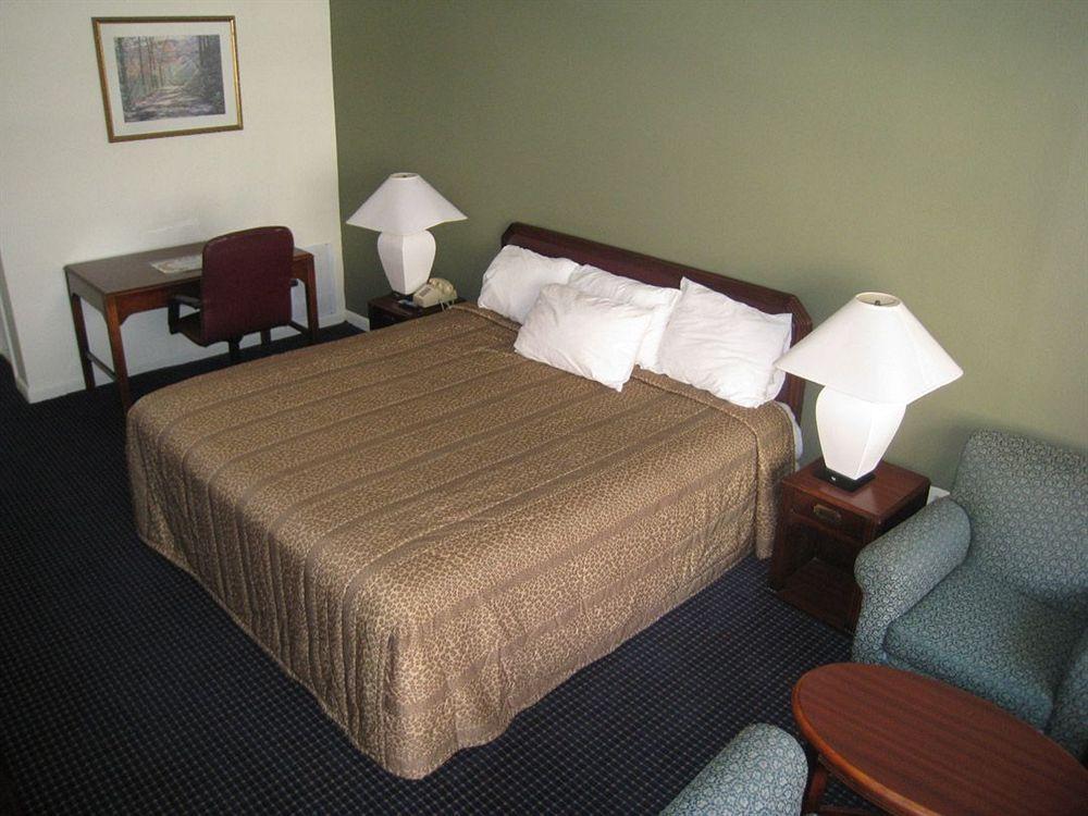 Clarion Inn Atlantic City Room photo