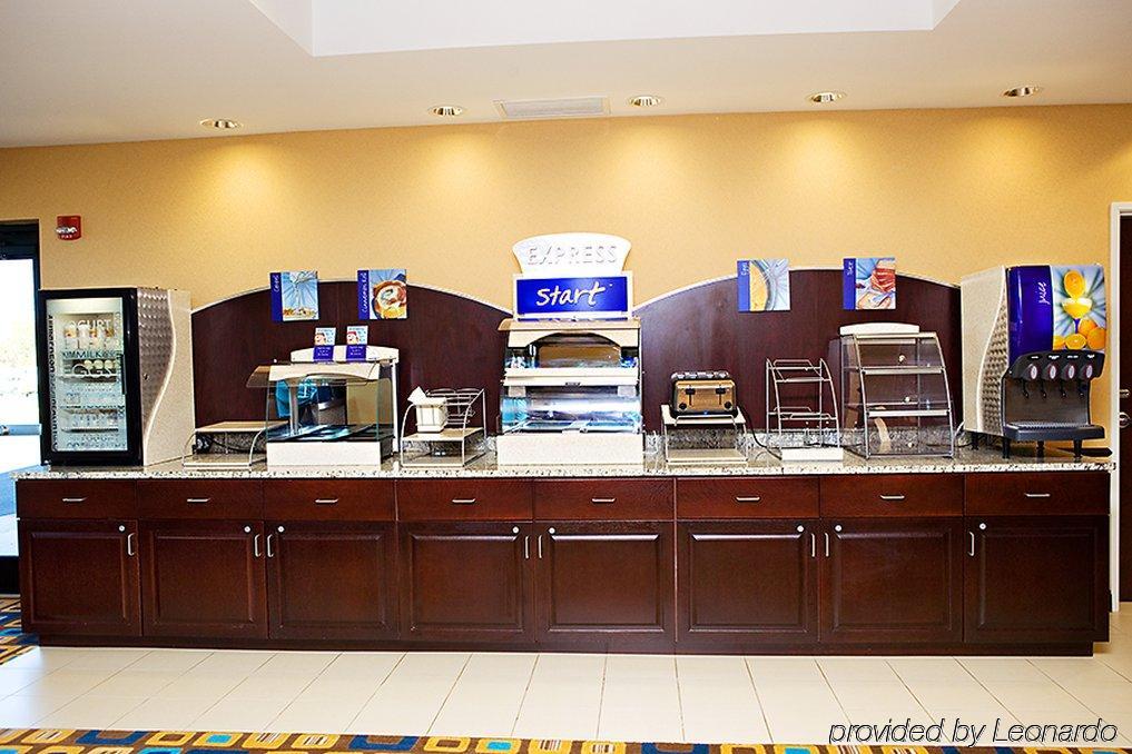 Holiday Inn Express & Suites Youngstown West I 80, An Ihg Hotel Austintown Restaurant photo