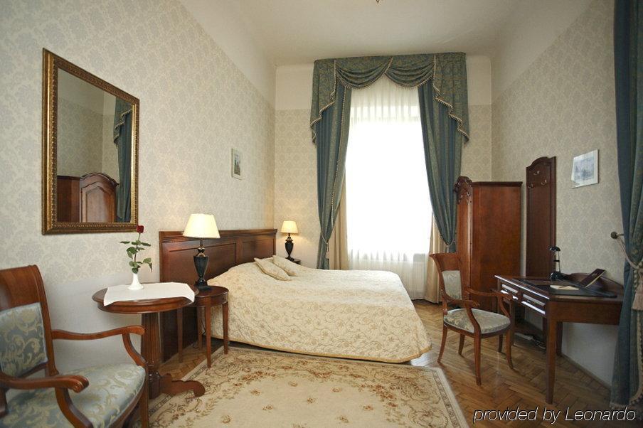 Ostoya Palace Hotel Krakow Room photo