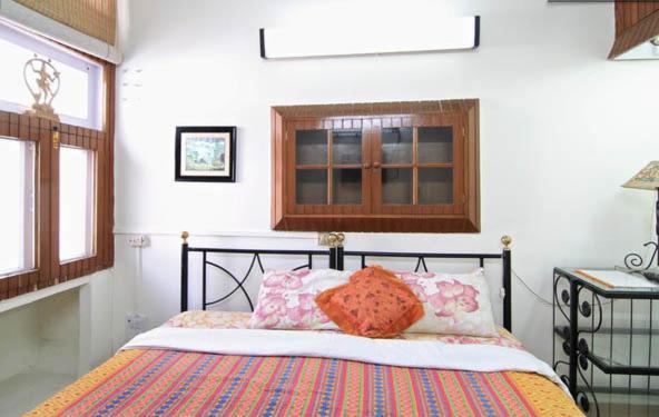 1 Bedroom Bed & Breakfast In Jangpura Extention, New Delhi Room photo