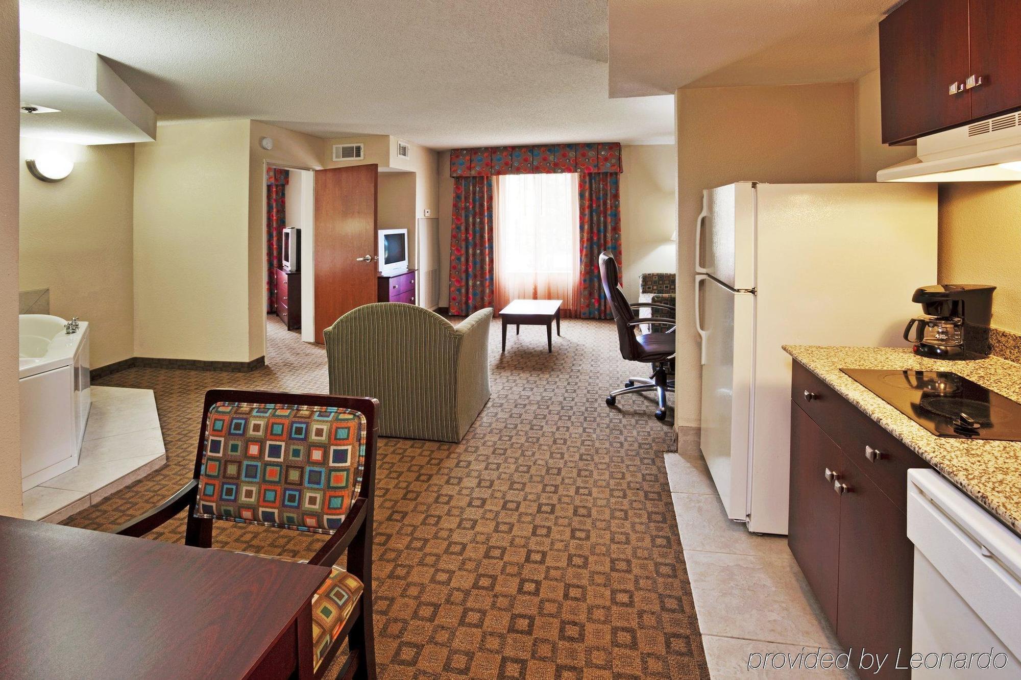 Holiday Inn Express Hotel And Suites Petersburg - Fort Lee, An Ihg Hotel Room photo