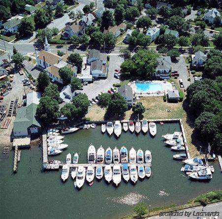 Townsend Manor Inn Greenport Exterior photo