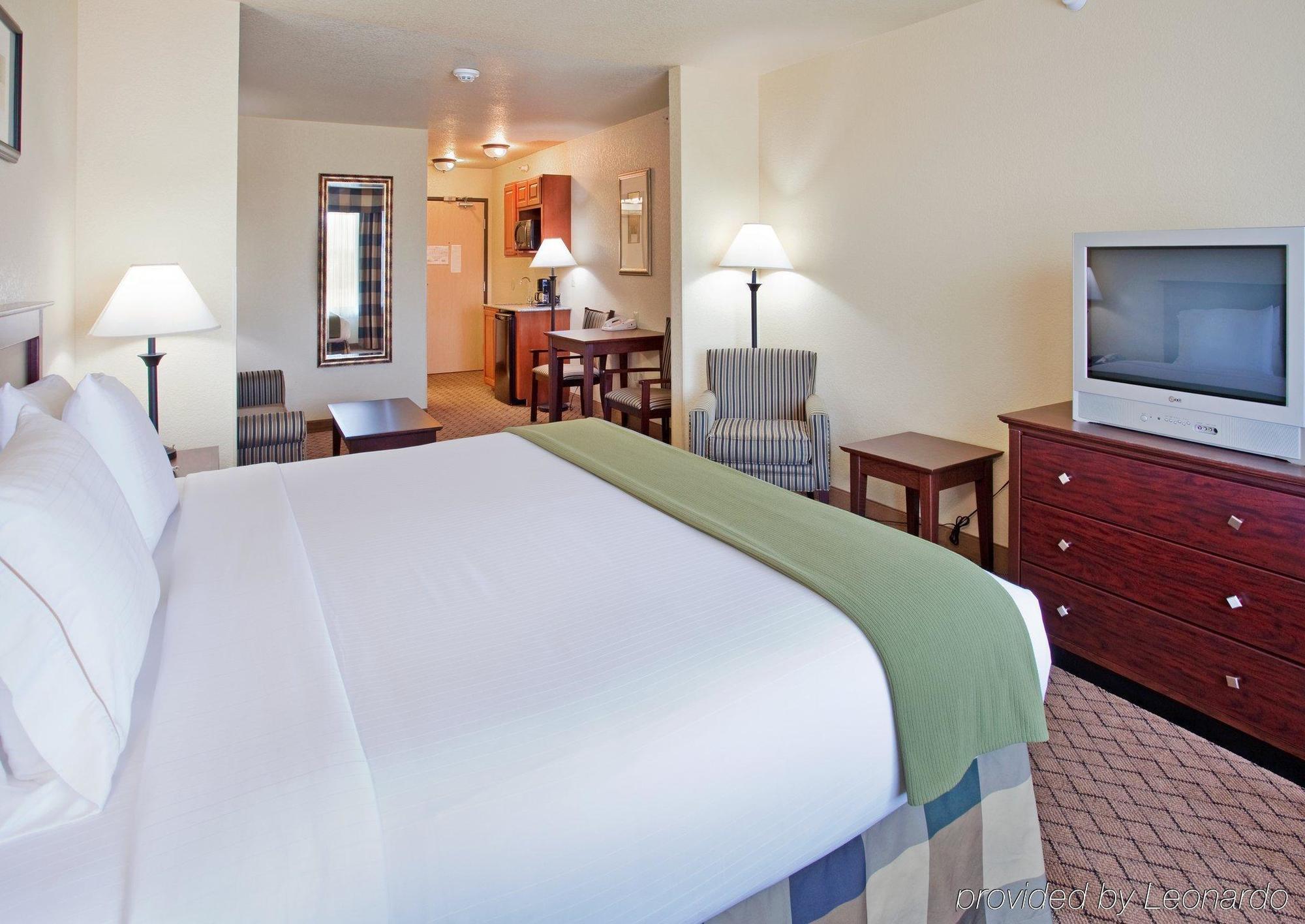Holiday Inn Express Hotel & Suites El Dorado, An Ihg Hotel Room photo