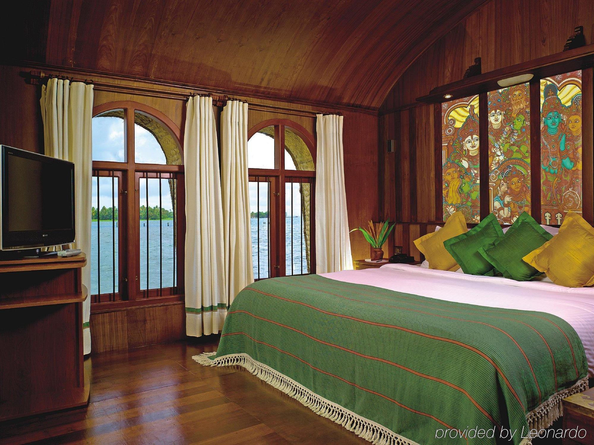 Kumarakom Lake Resort Room photo