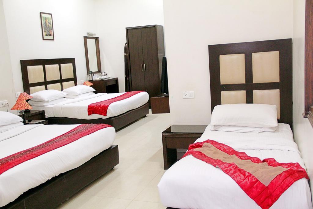 Hotel Prems Paradise Amritsar Room photo