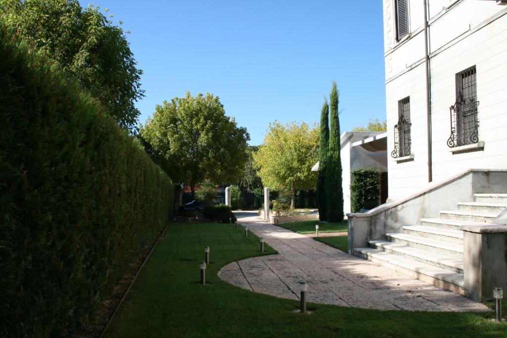 Residenza La Villa Mantova Exterior photo