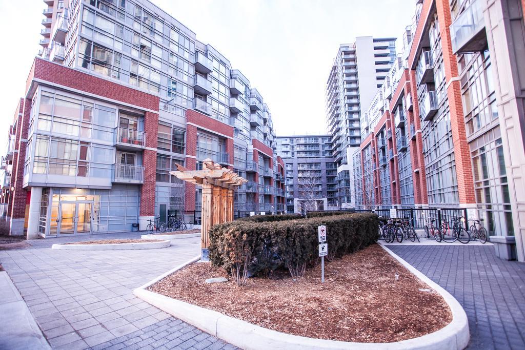 Pinnacle Suites - Queen West Lofts Toronto Exterior photo