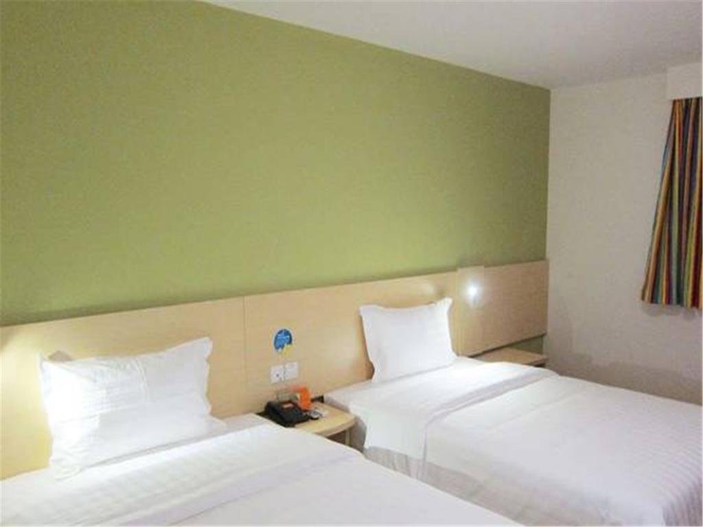 7Days Inn Lujiazui Pudong Avenue Shanghai Room photo