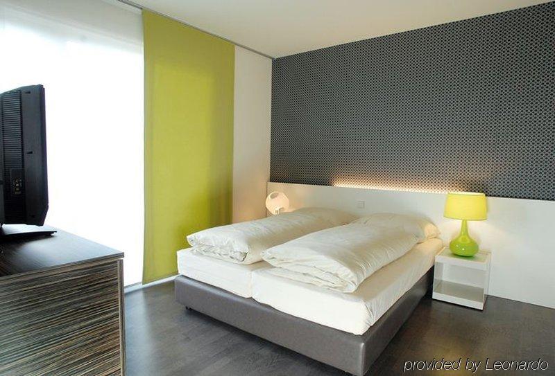 Harry'S Home Hotel & Apartments Linz Room photo