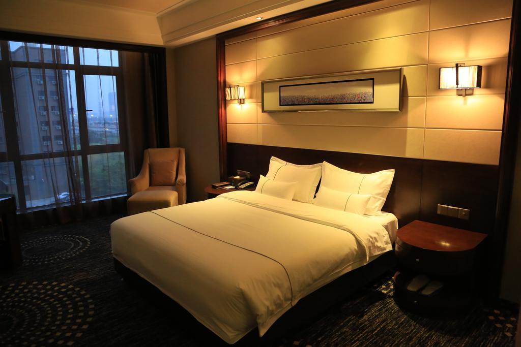 Venus Royal Hotel Foshan Nanhai Wanda Square Room photo