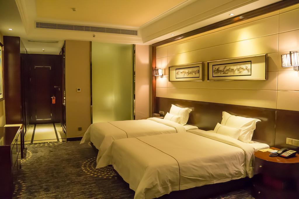 Venus Royal Hotel Foshan Nanhai Wanda Square Room photo