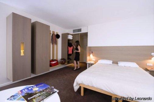 Hotel Du Parc Le Puy-en-Velay Room photo