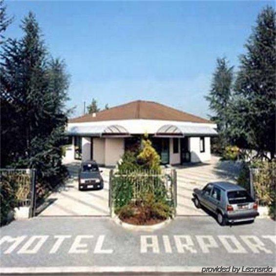 Airport Hotel Malpensa Lonate Pozzolo Exterior photo