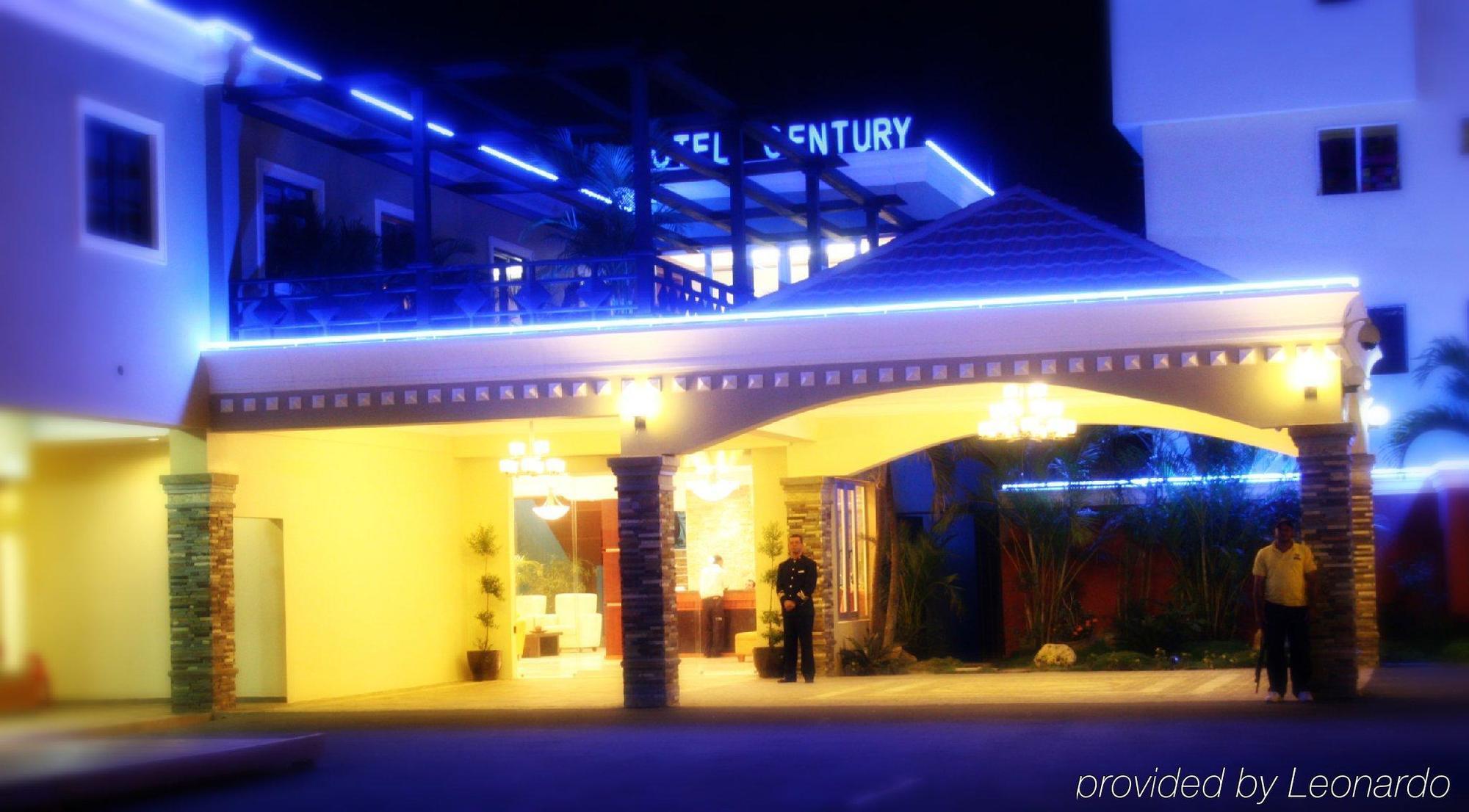 Hotel Century Plaza Santiago De Los Caballeros Exterior photo