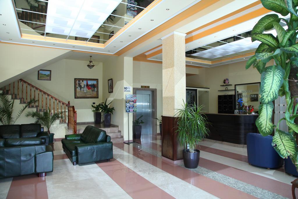 Hotel Pavaresia Vlore Exterior photo