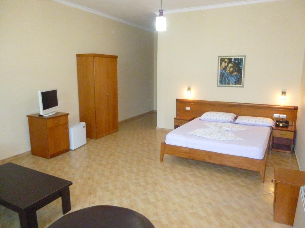 Hotel Pavaresia Vlore Room photo
