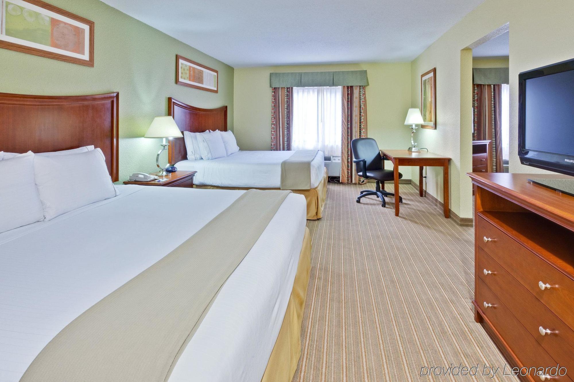 Holiday Inn Express Winfield Hurricane Room photo