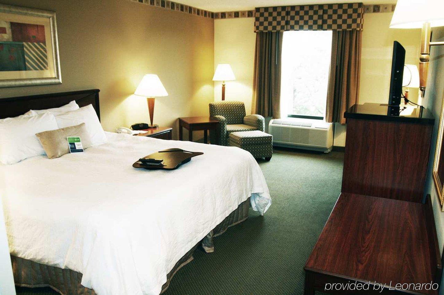 Hampton Inn & Suites At Lake Mary Colonial Townpark Room photo