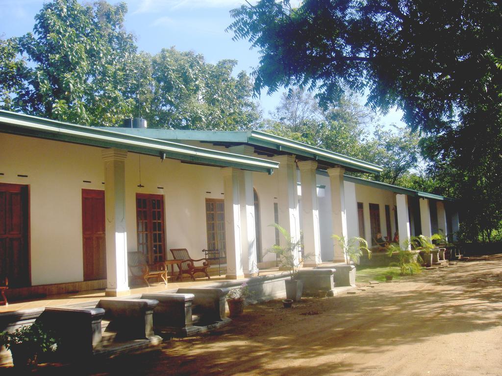 Le Grand Meaulnes Hotel Habarana Exterior photo