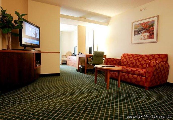 Fairfield Inn And Suites By Marriott South Boston Room photo