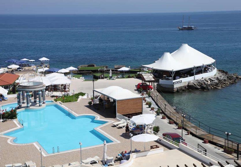 Dome Hotel Kyrenia  Exterior photo