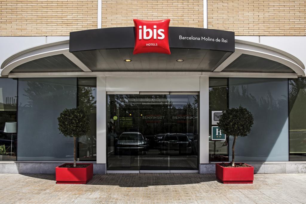 Ibis Barcelona Molins De Rei Hotel Exterior photo