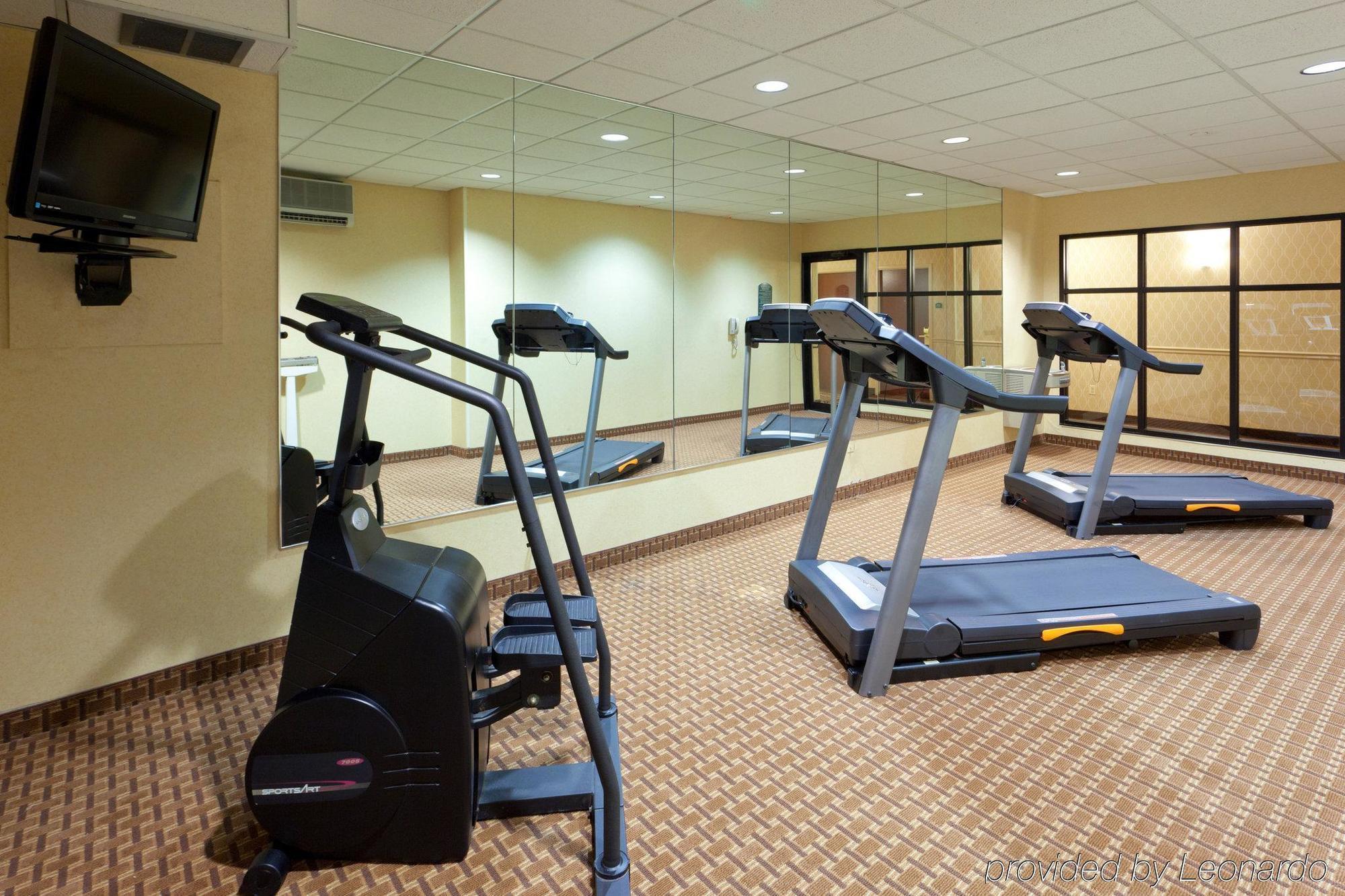 Holiday Inn Express Hotel & Suites-North East, An Ihg Hotel Facilities photo