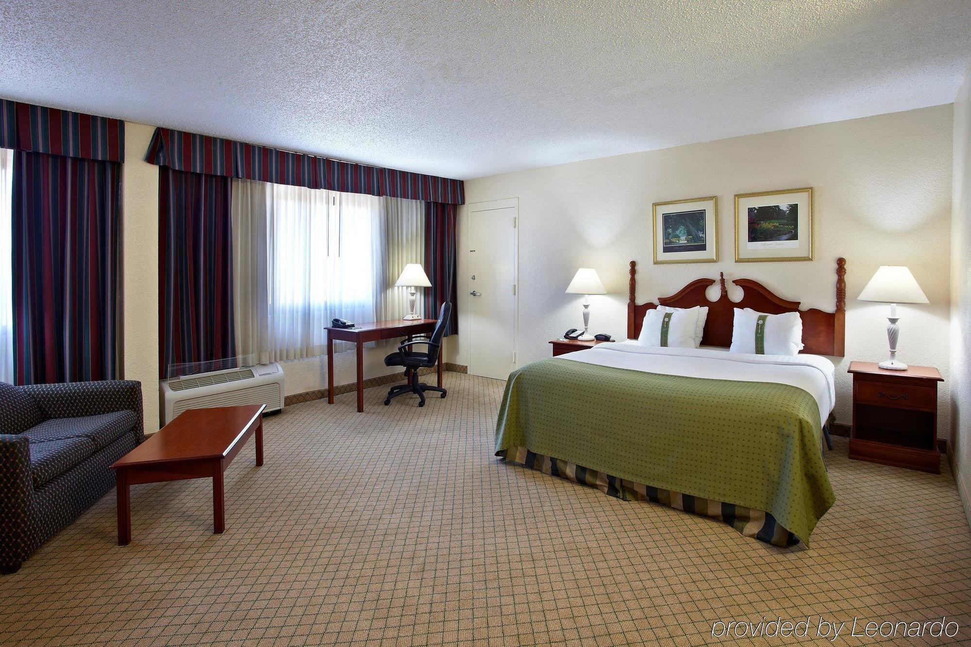 Holiday Inn Mobile West I-10, An Ihg Hotel Tillmans Corner Room photo