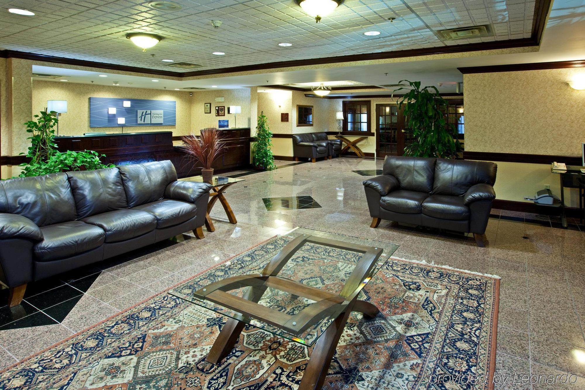 Holiday Inn Express Hotel & Suites Cincinnati Northeast-Milford, An Ihg Hotel Interior photo