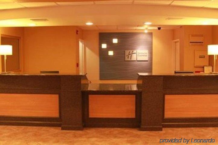 Holiday Inn Express Hotel & Suites Cocoa Beach, An Ihg Hotel Interior photo