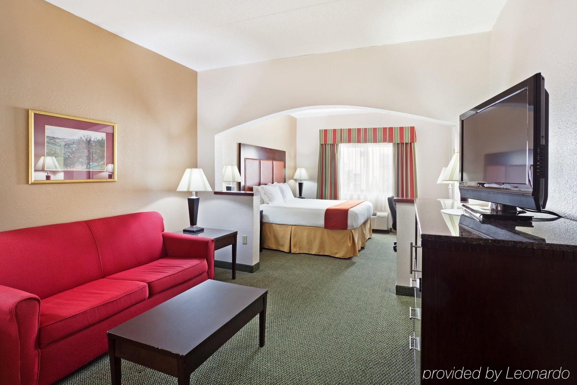 Holiday Inn Express Louisville Northeast, An Ihg Hotel Room photo