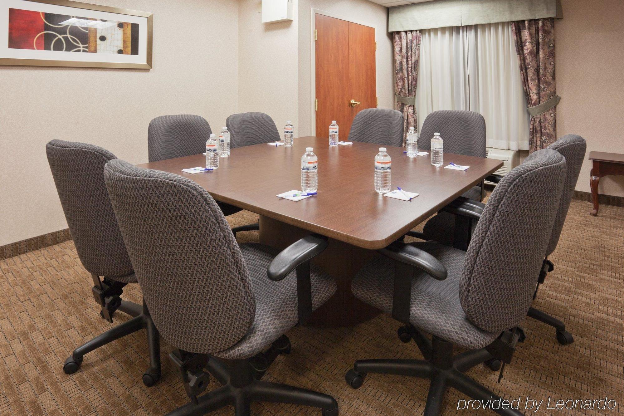 Holiday Inn Express And Suites Guelph, An Ihg Hotel Facilities photo