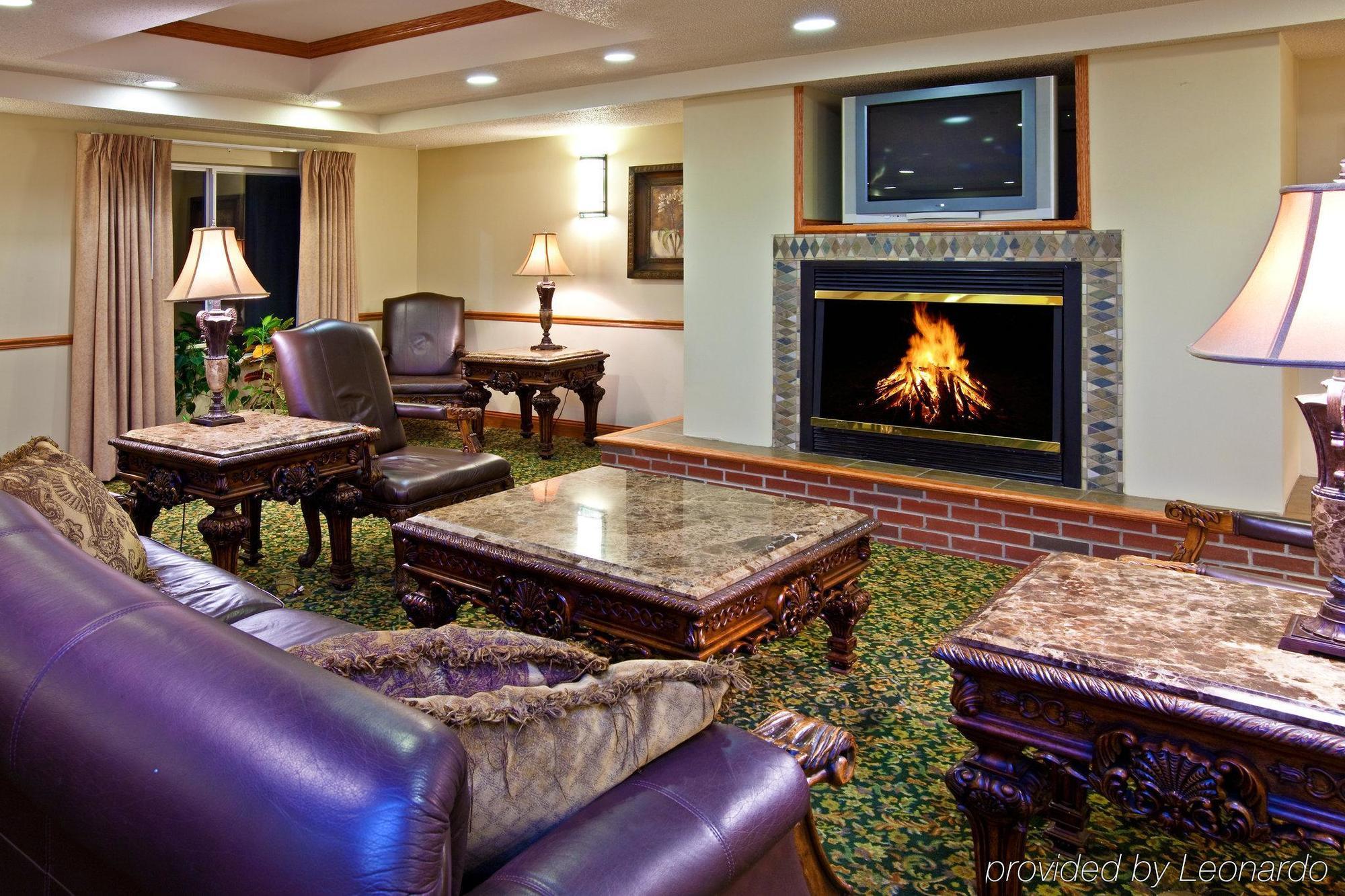Holiday Inn Express & Suites Logan, An Ihg Hotel Interior photo
