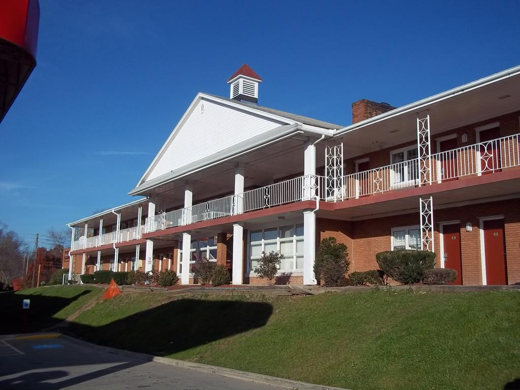 Econo Lodge Williamsport Exterior photo