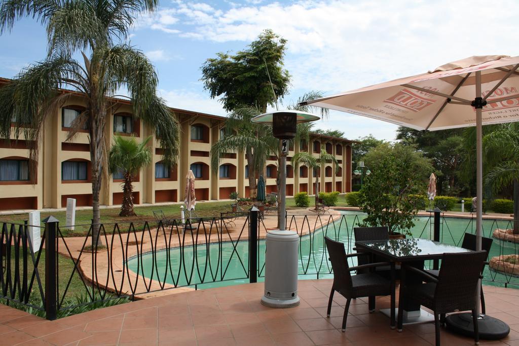 M'Kango Golfview Hotel Lusaka Exterior photo