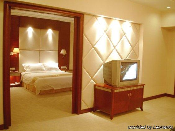 Bolton Hotel Dongguan  Room photo