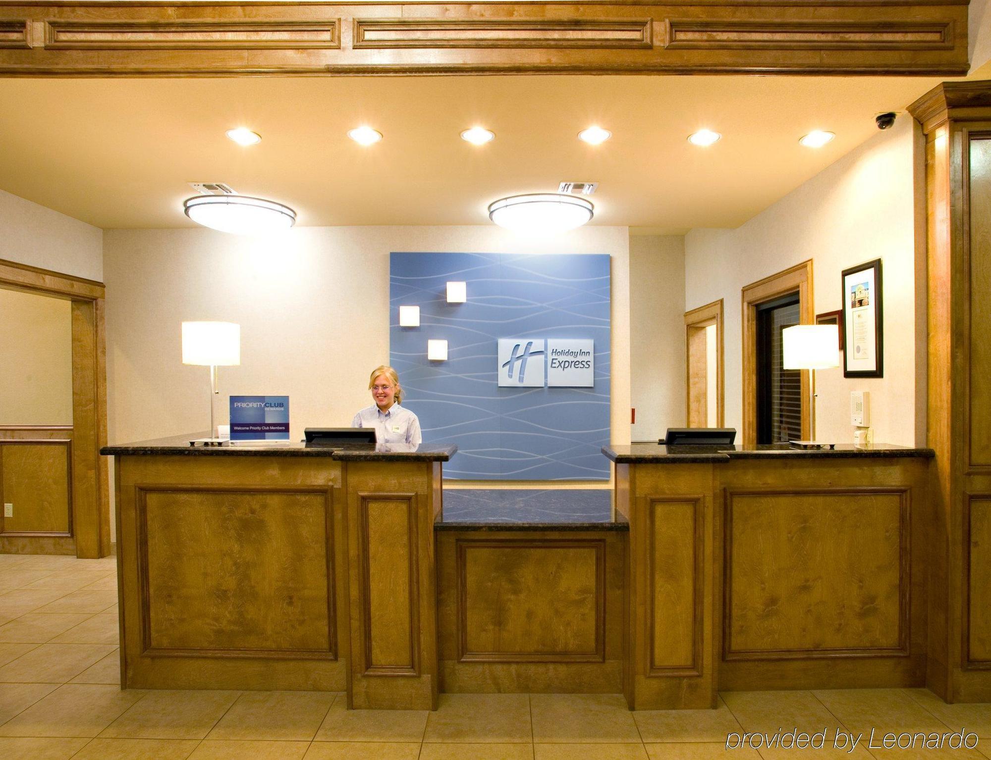 Holiday Inn Express Hotel And Suites Kingsville, An Ihg Hotel Interior photo