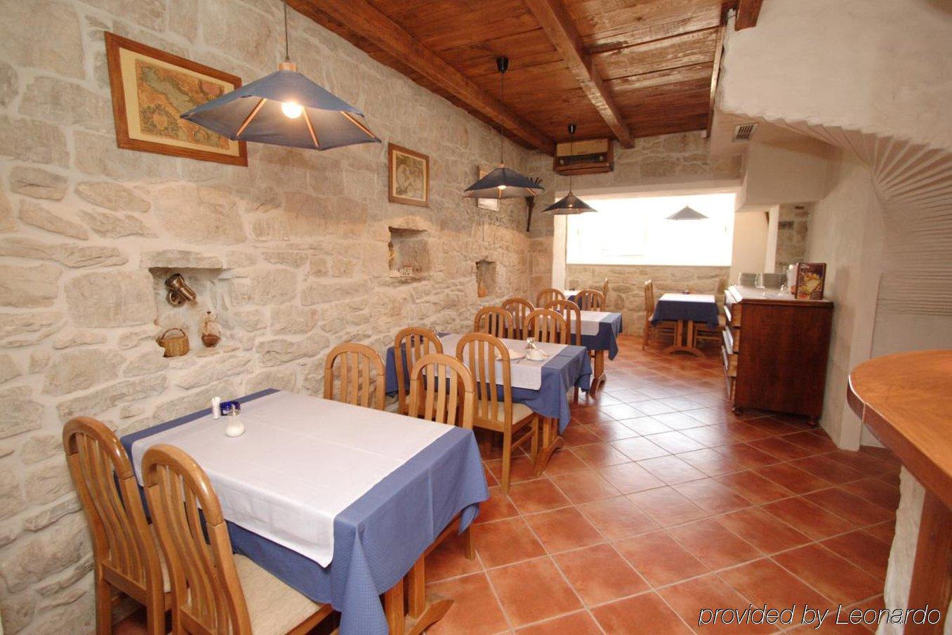 Rooms Plazibat Stobrec Restaurant photo