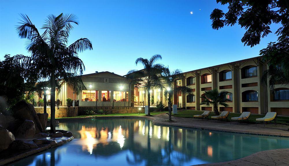 M'Kango Golfview Hotel Lusaka Exterior photo