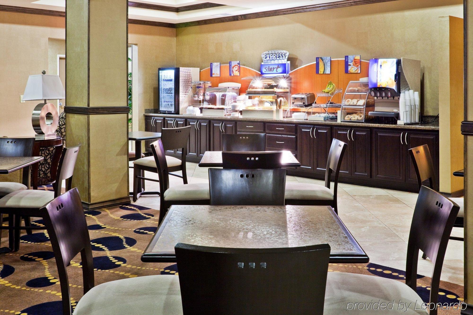 Holiday Inn Express & Suites Clovis, An Ihg Hotel Restaurant photo