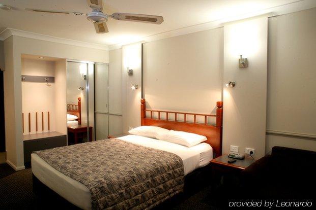 Brisbane International Virginia Hotel Room photo