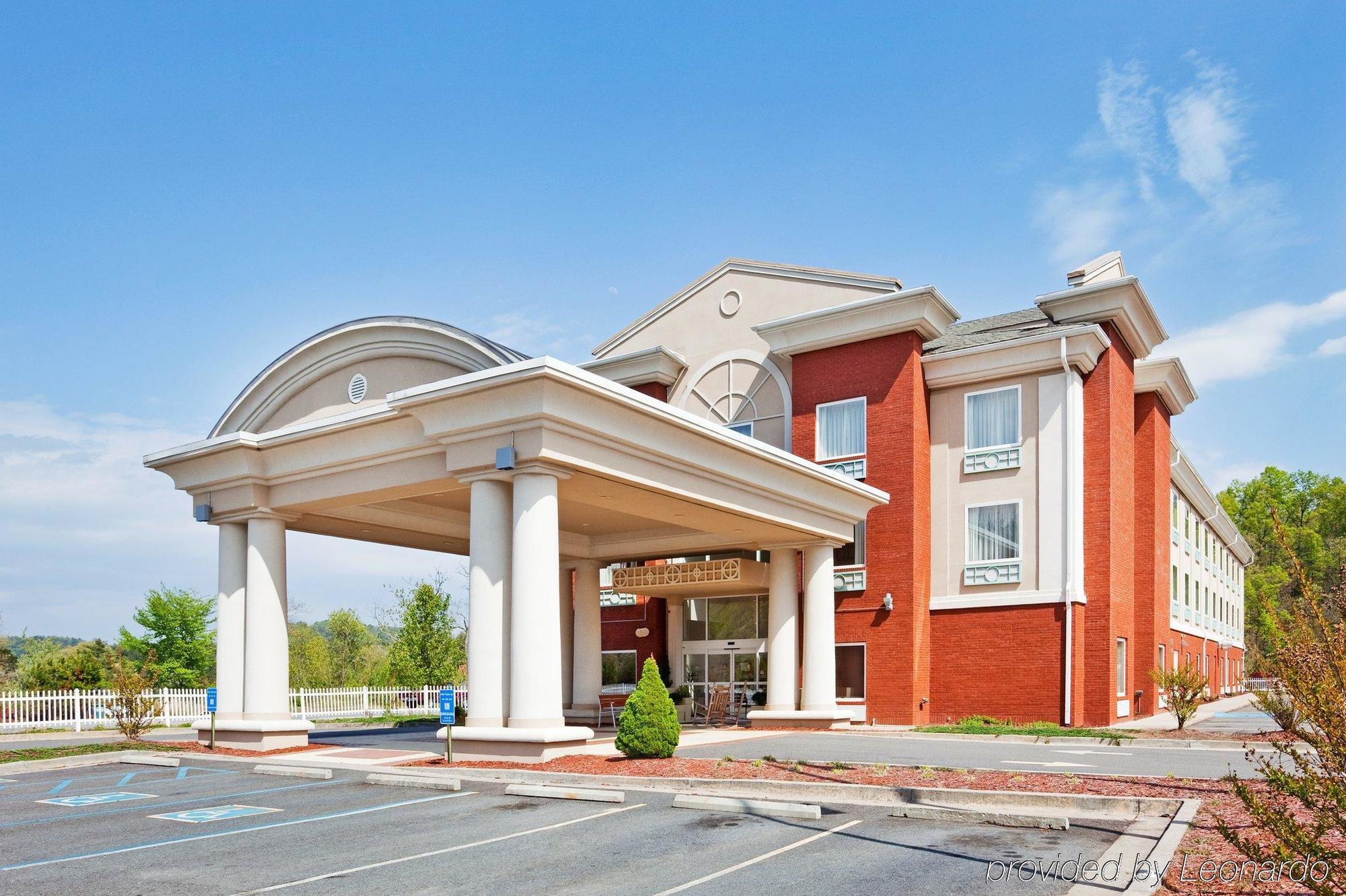 Holiday Inn Express & Suites Murphy, An Ihg Hotel Exterior photo