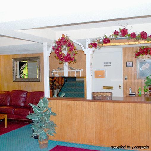 National 9 Inn Showboat Casper Interior photo
